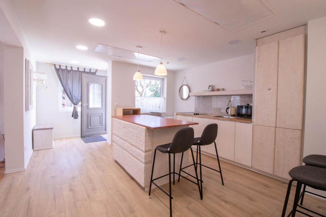 Garden Apartments Μπλεντ Εξωτερικό φωτογραφία